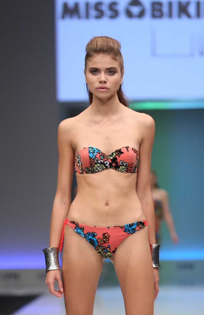 Moda costumi 2014 Miami Beachwear è l’evento più atteso per ciò che concerne la moda mare, il luogo giusto dove carpire le tendenze costumi da bagno estate Solo a guardare le passerelle cresce in misura esponenziale la voglia di indossare un nuovo bikini.