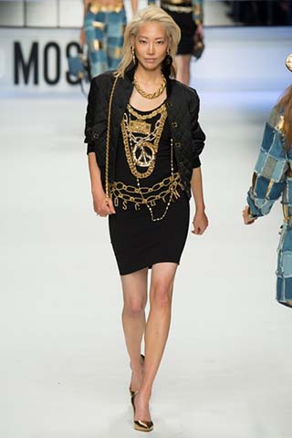 Moschino-autunno-inverno-2015-2016-donna-32