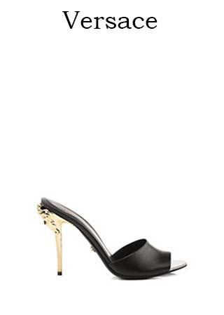 Scarpe-Versace-primavera-estate-2016-donna-look-23