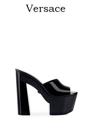 Scarpe-Versace-primavera-estate-2016-donna-look-28