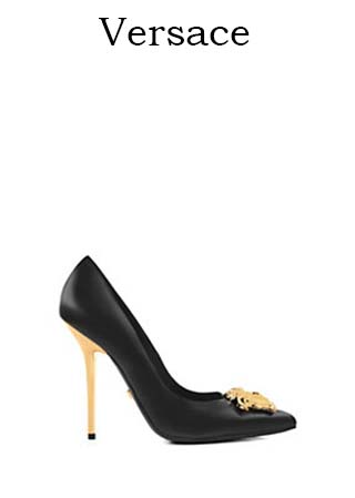 Scarpe-Versace-primavera-estate-2016-donna-look-3