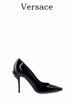 Scarpe-Versace-primavera-estate-2016-donna-look-34