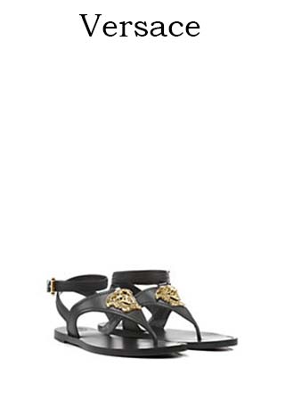 Scarpe-Versace-primavera-estate-2016-donna-look-37