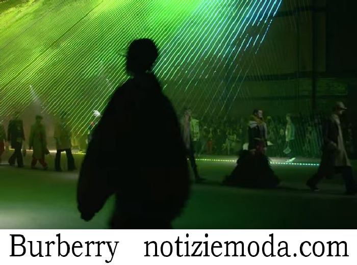 Sfilata Burberry Donna Autunno Inverno 2018 2019