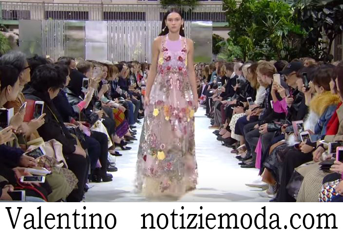 Sfilata Valentino Primavera Estate 2018 Donna