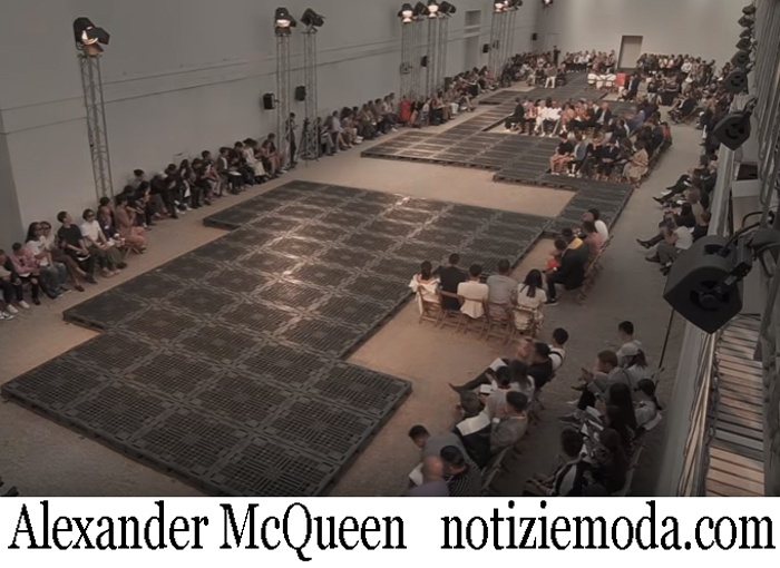 Sfilata Alexander McQueen Primavera Estate 2019 Uomo