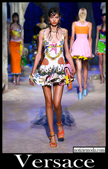Collezione Versace primavera estate 2021 moda donna 14 Collezione Versace primavera estate 2021 moda donna 14