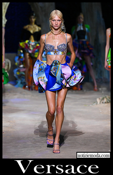 Collezione Versace primavera estate 2021 moda donna 16 Collezione Versace primavera estate 2021 moda donna 16