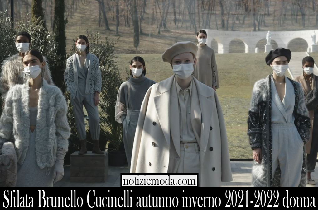 Sfilata Brunello Cucinelli autunno inverno 2021 2022 donna