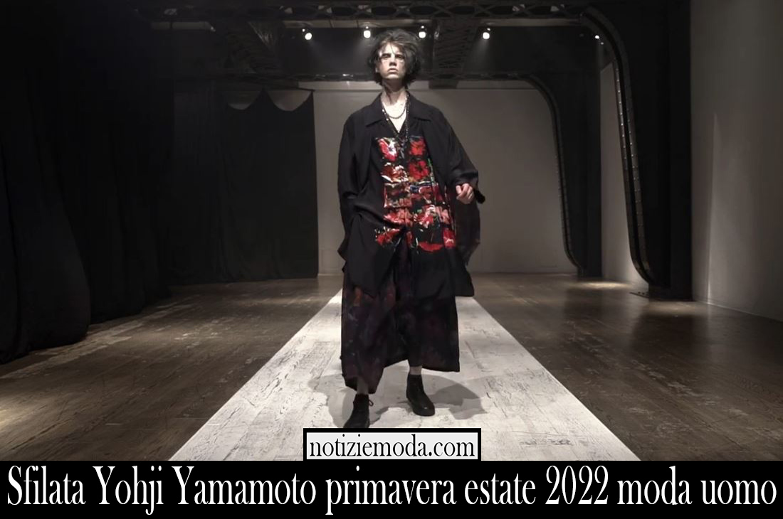Sfilata Yohji Yamamoto primavera estate 2022 moda uomo