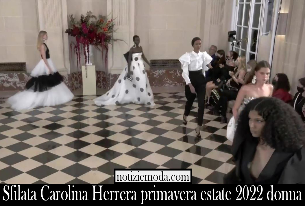 Sfilata Carolina Herrera primavera estate 2022 donna