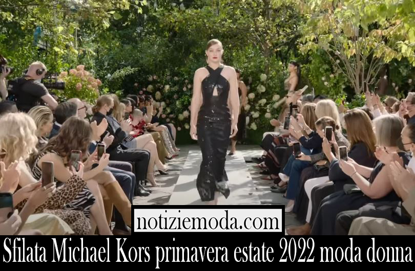 Sfilata Michael Kors primavera estate 2022 moda donna