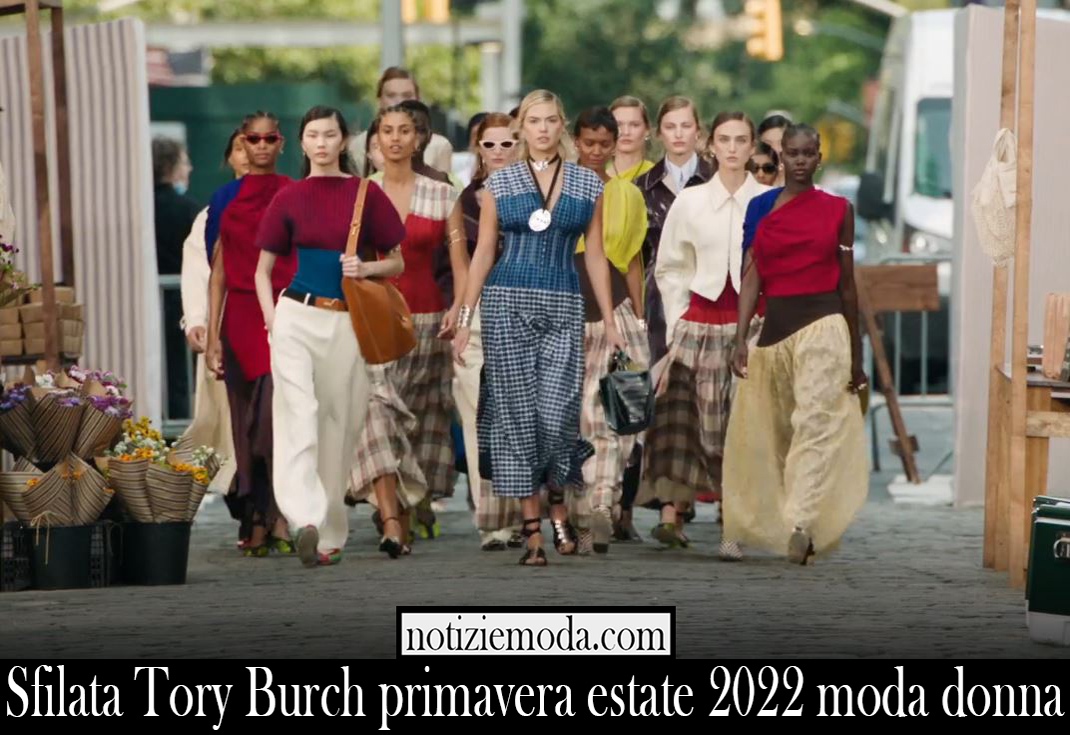 Sfilata Tory Burch primavera estate 2022 moda donna