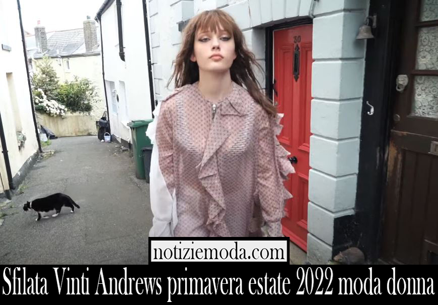 Sfilata Vinti Andrews primavera estate 2022 moda donna