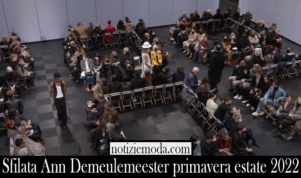 Sfilata Ann Demeulemeester primavera estate 2022