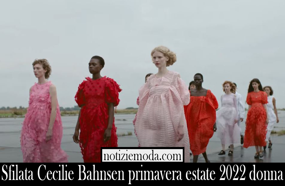 Sfilata Cecilie Bahnsen primavera estate 2022 donna