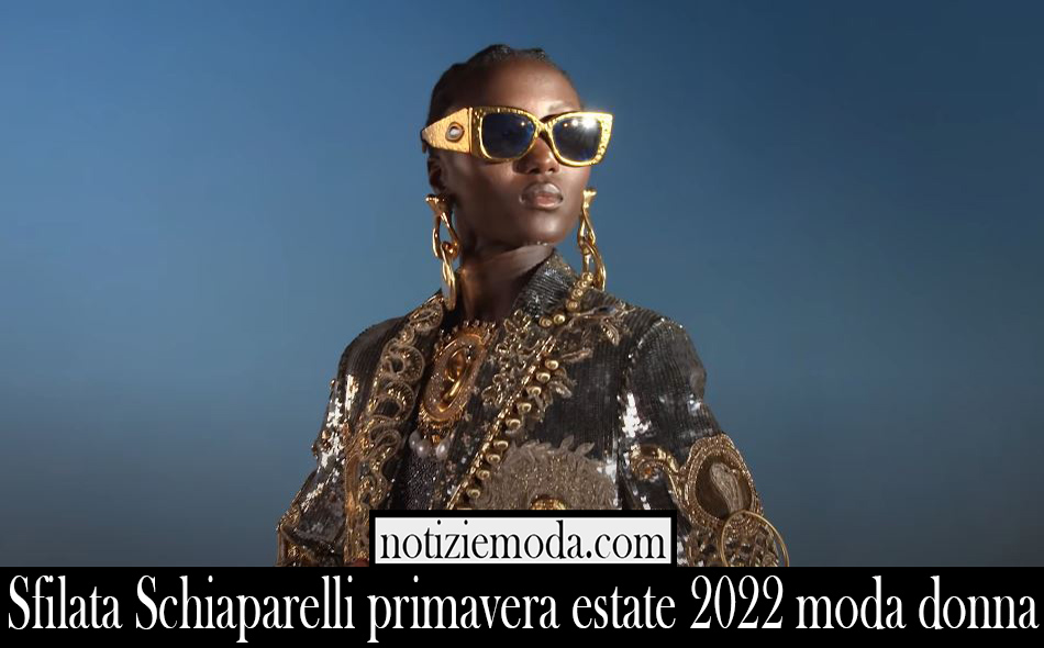 Sfilata Schiaparelli primavera estate 2022 moda donna