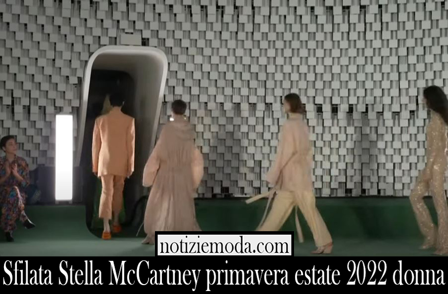 Sfilata Stella McCartney primavera estate 2022 donna
