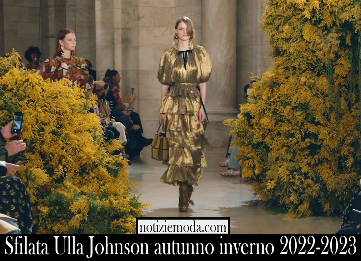 Sfilata Ulla Johnson autunno inverno 2022 2023