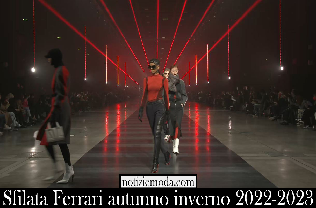 Sfilata Ferrari autunno inverno 2022 2023