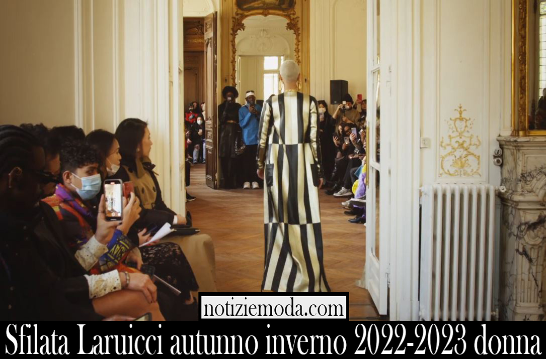 Sfilata Laruicci autunno inverno 2022 2023 donna