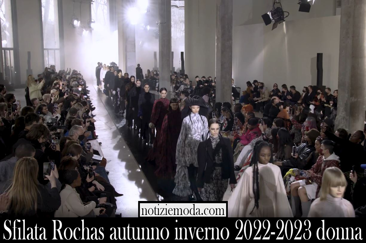 Sfilata Rochas autunno inverno 2022 2023 donna