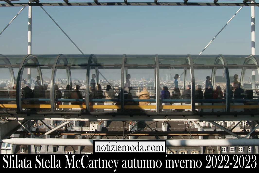 Sfilata Stella McCartney autunno inverno 2022 2023