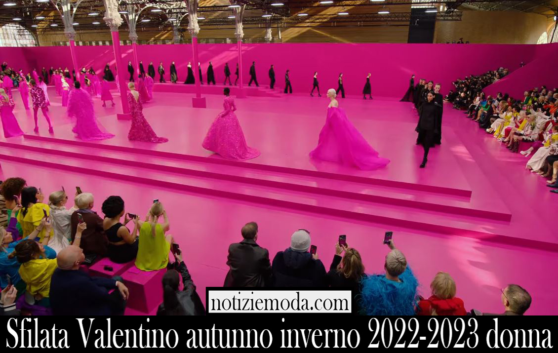 Sfilata Valentino autunno inverno 2022 2023 donna