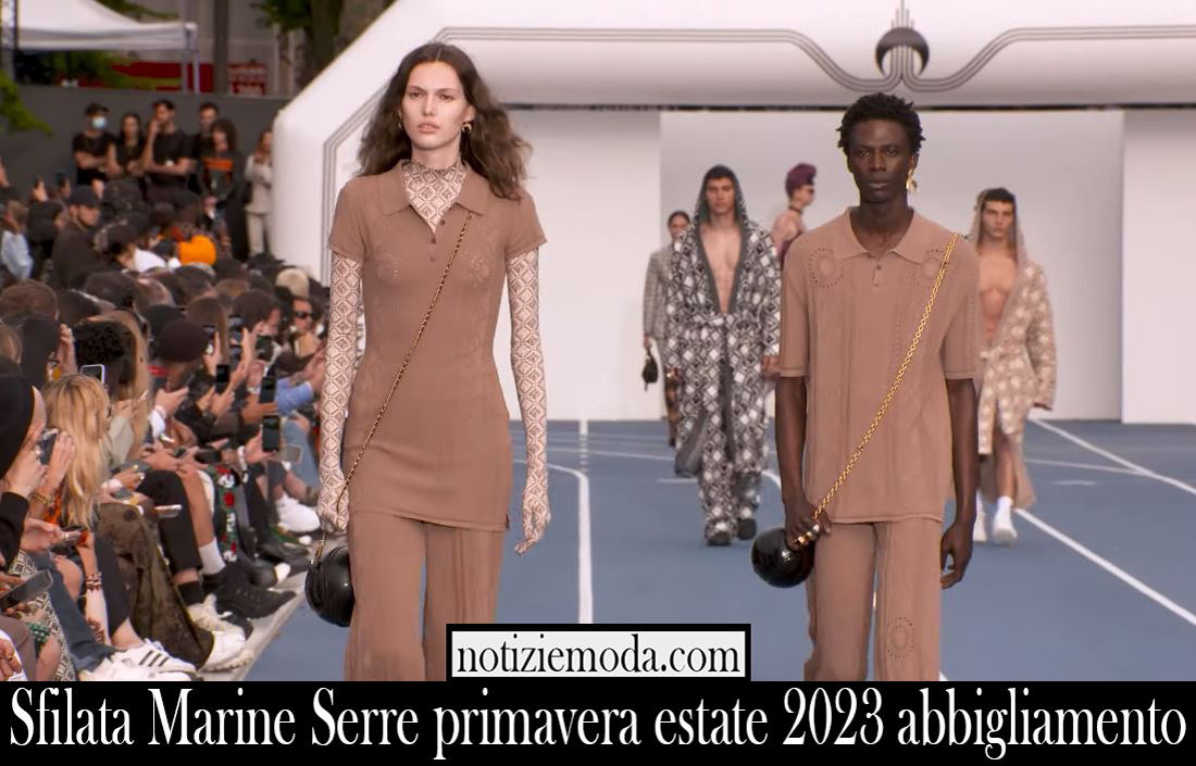 Sfilata Marine Serre primavera estate 2023 abbigliamento