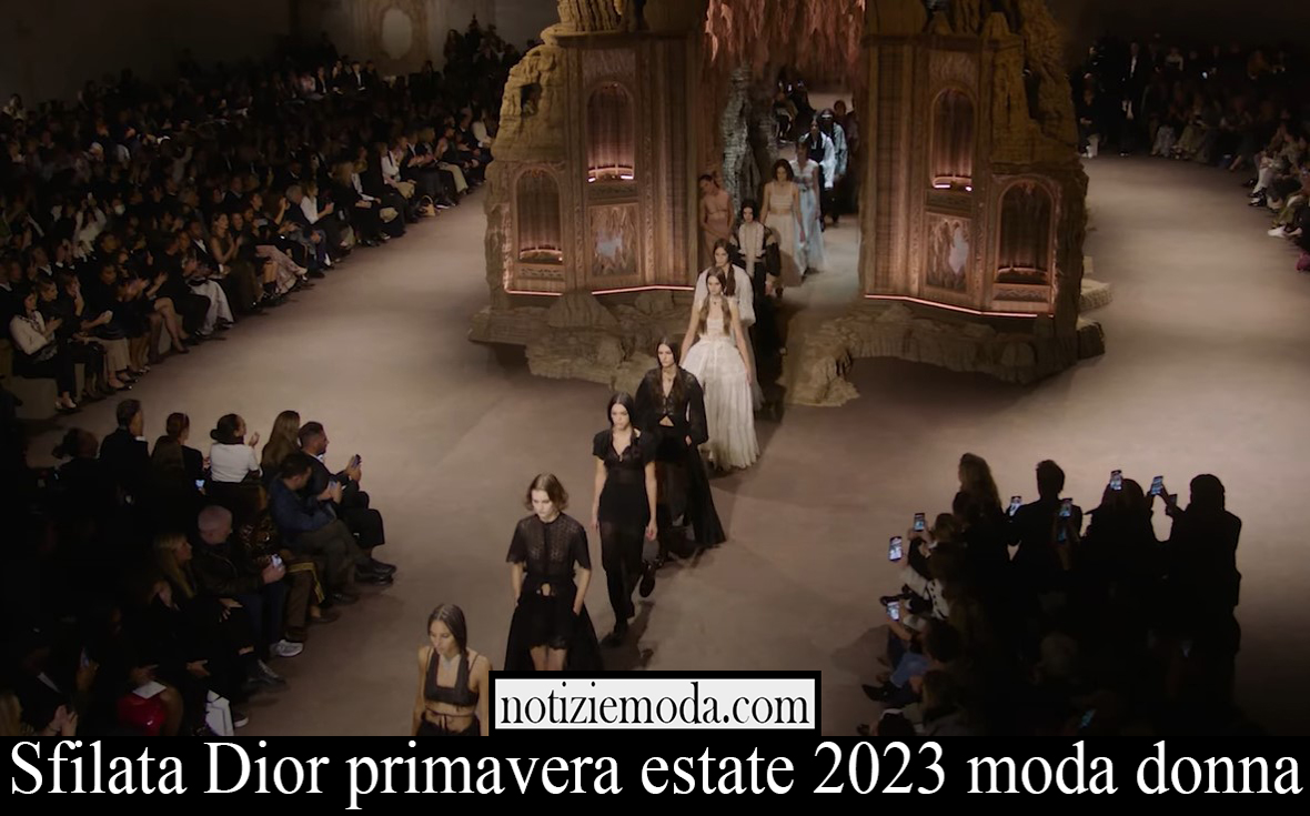 Sfilata Dior primavera estate 2023 moda donna