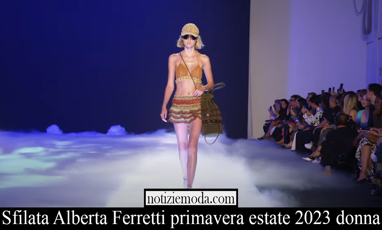 Sfilata Alberta Ferretti primavera estate 2023 donna