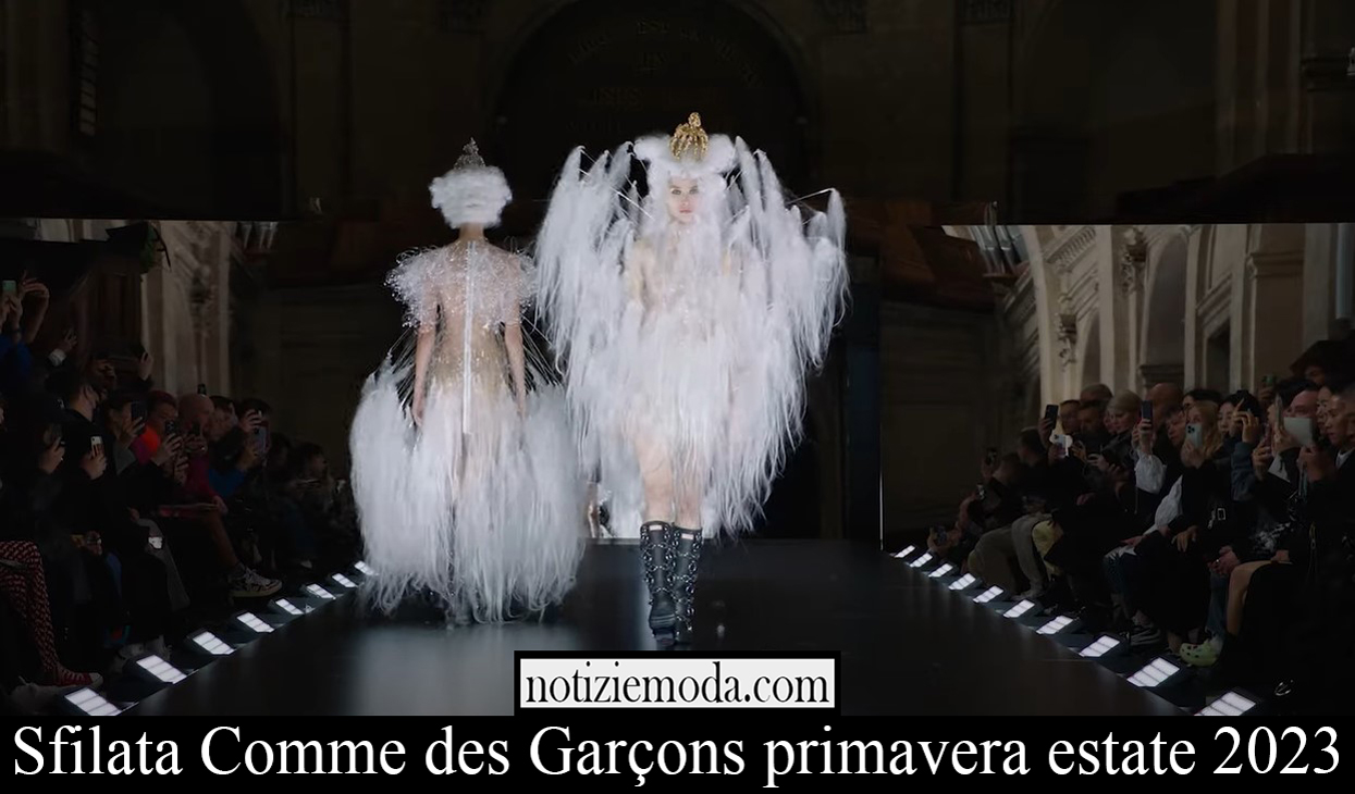 Sfilata Comme des Garcons primavera estate 2023 Sfilata Comme des Garcons primavera estate 2023