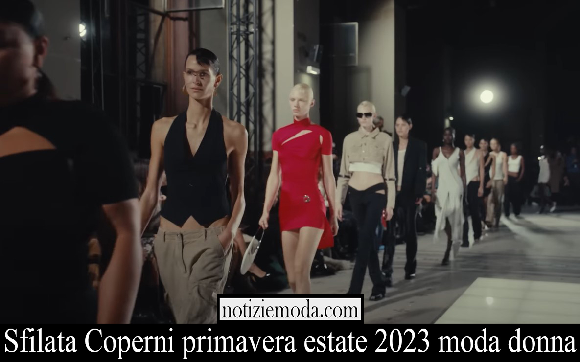 Sfilata Coperni primavera estate 2023 moda donna