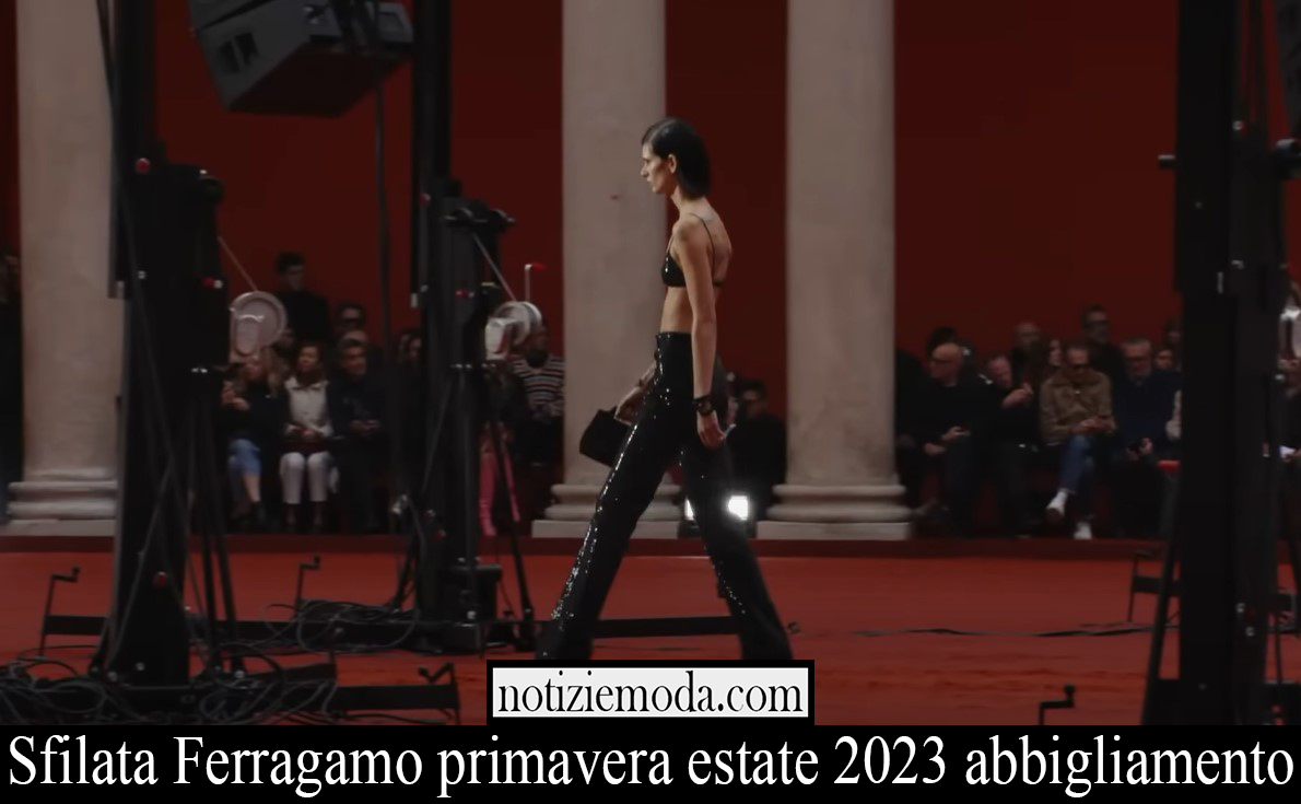 Sfilata Ferragamo primavera estate 2023 abbigliamento