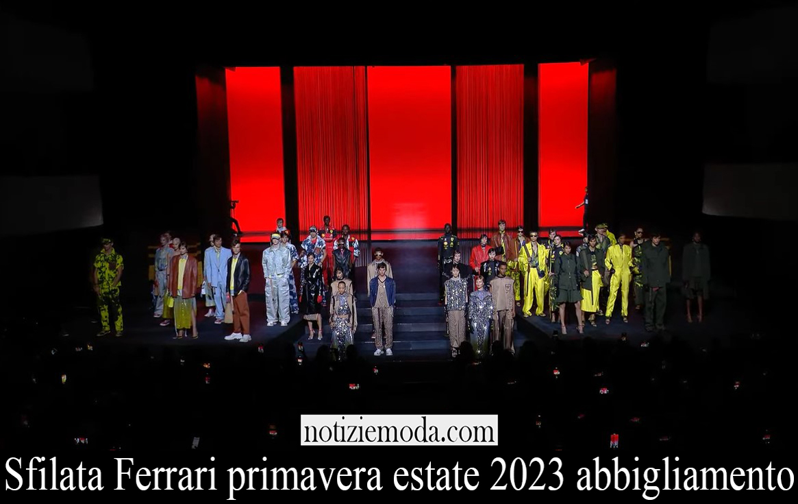 Sfilata Ferrari primavera estate 2023 abbigliamento