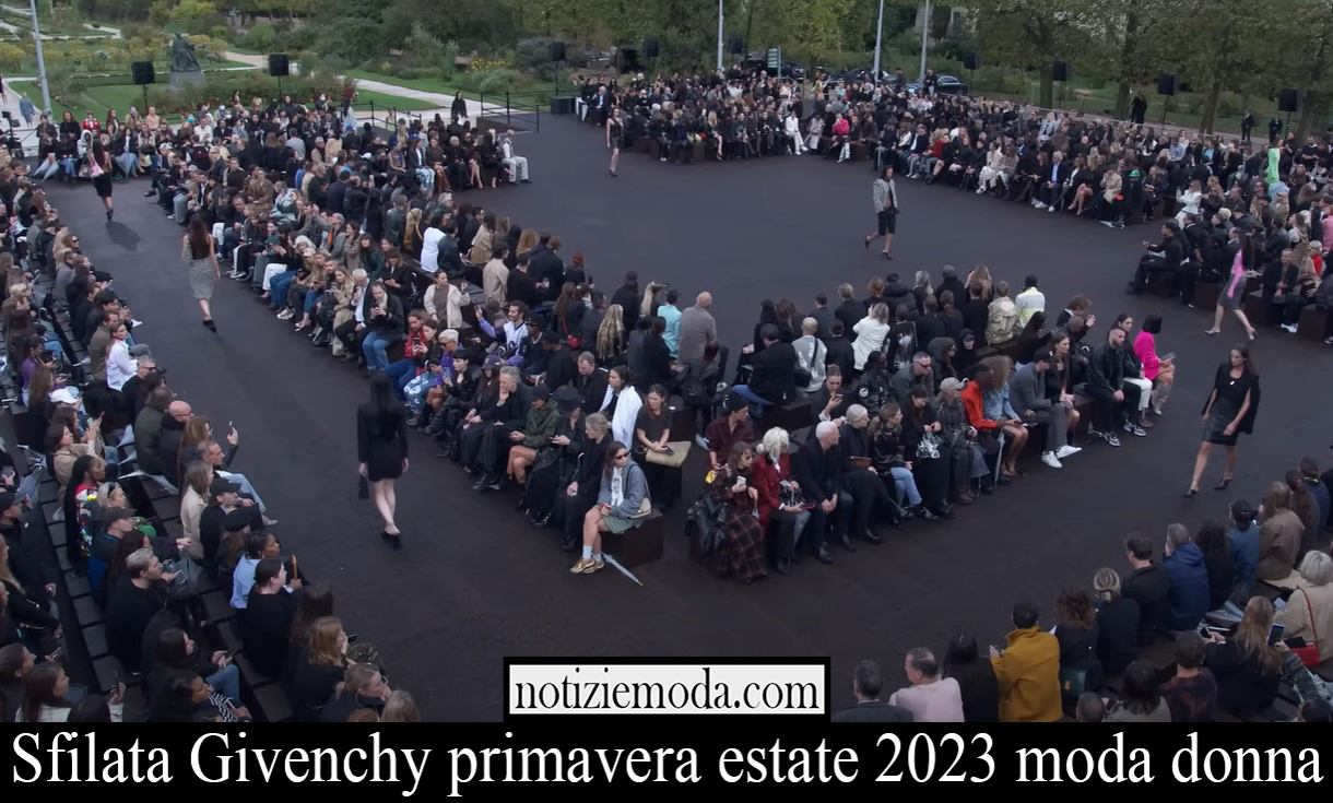 Sfilata Givenchy primavera estate 2023 moda donna