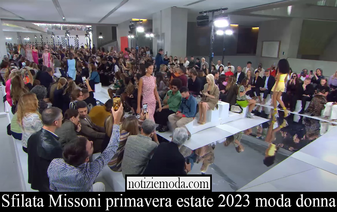 Sfilata Missoni primavera estate 2023 moda donna