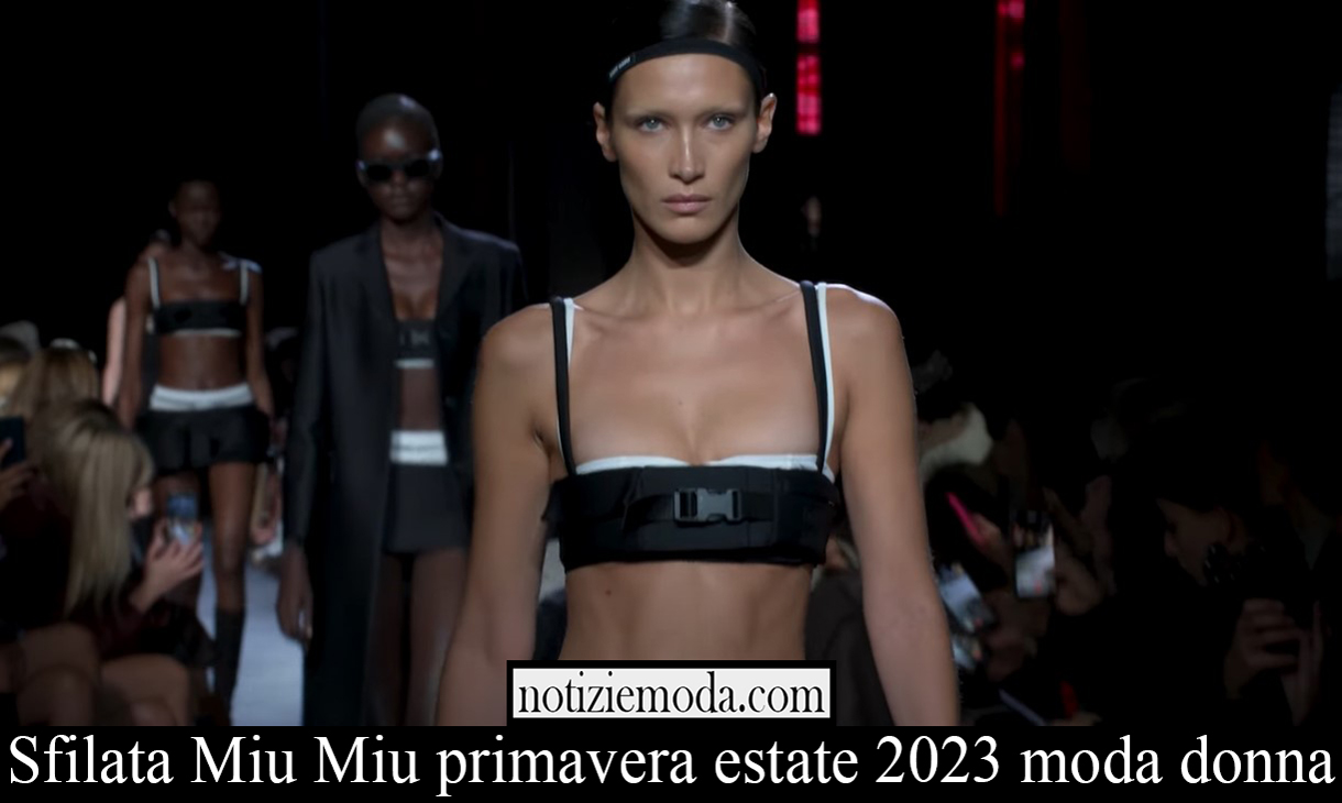 Sfilata Miu Miu primavera estate 2023 moda donna