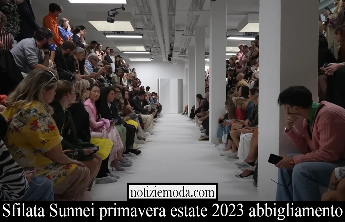 Sfilata Sunnei primavera estate 2023 abbigliamento Sfilata Sunnei primavera estate 2023 abbigliamento