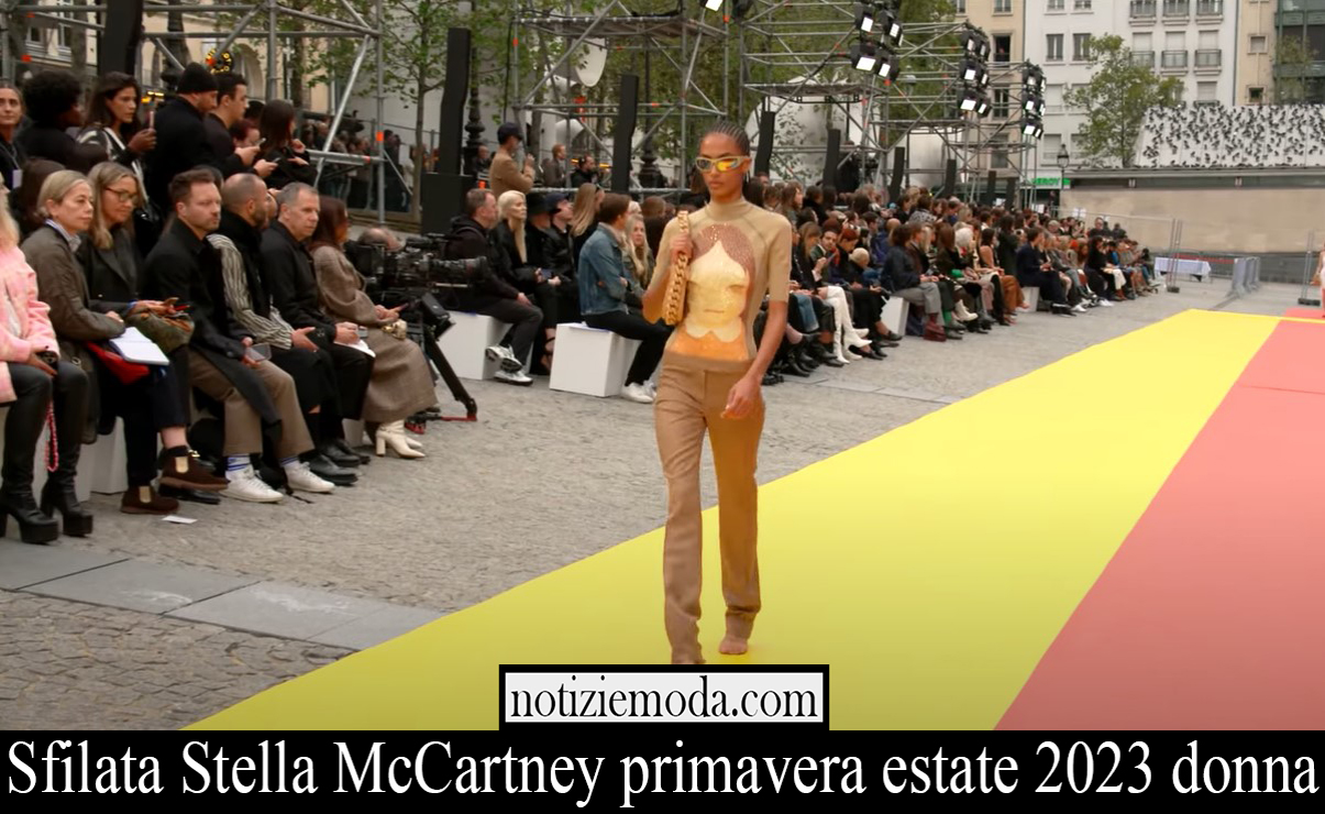 Sfilata Stella McCartney primavera estate 2023 donna