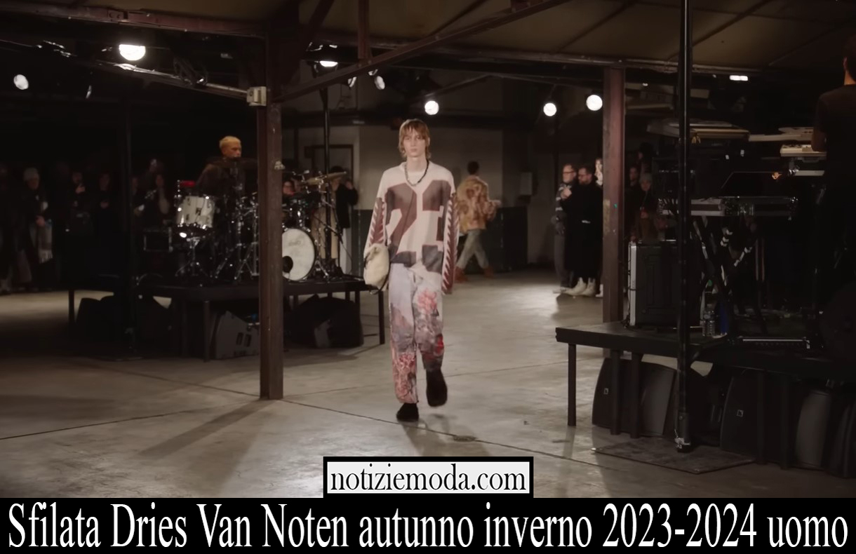 Sfilata Dries Van Noten autunno inverno 2023 2024 uomo