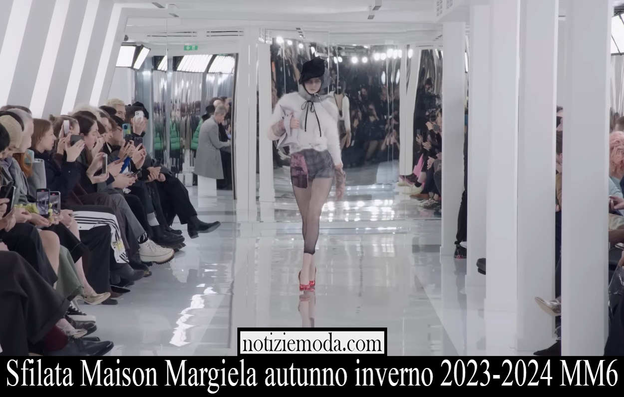 Sfilata Maison Margiela autunno inverno 2023 2024 MM6