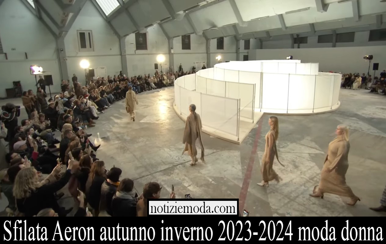 Sfilata Aeron autunno inverno 2023 2024 moda donna
