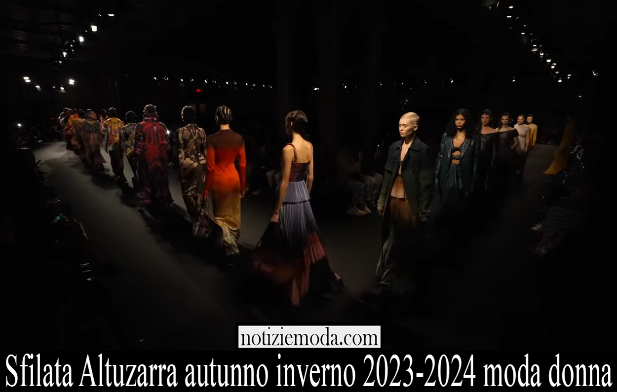 Sfilata Altuzarra autunno inverno 2023 2024 moda donna