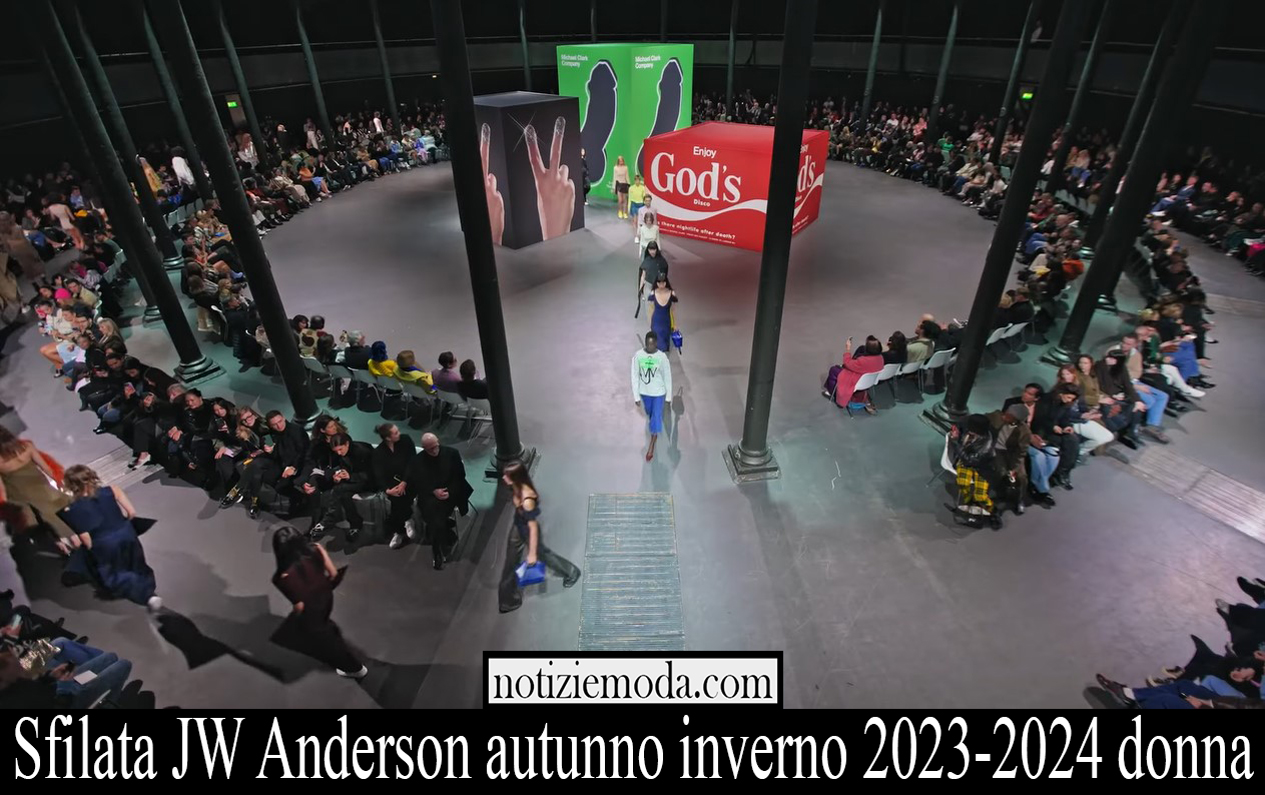 Sfilata JW Anderson autunno inverno 2023 2024 donna