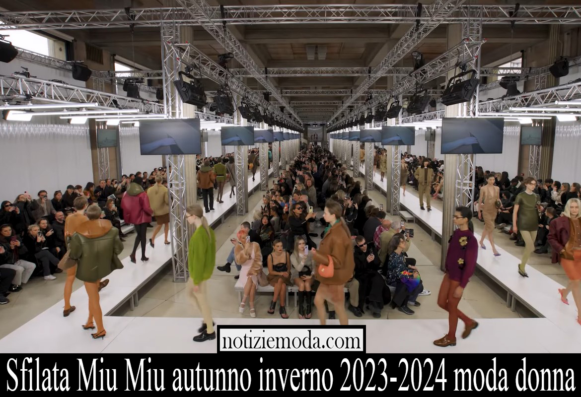 Sfilata Miu Miu autunno inverno 2023 2024 moda donna