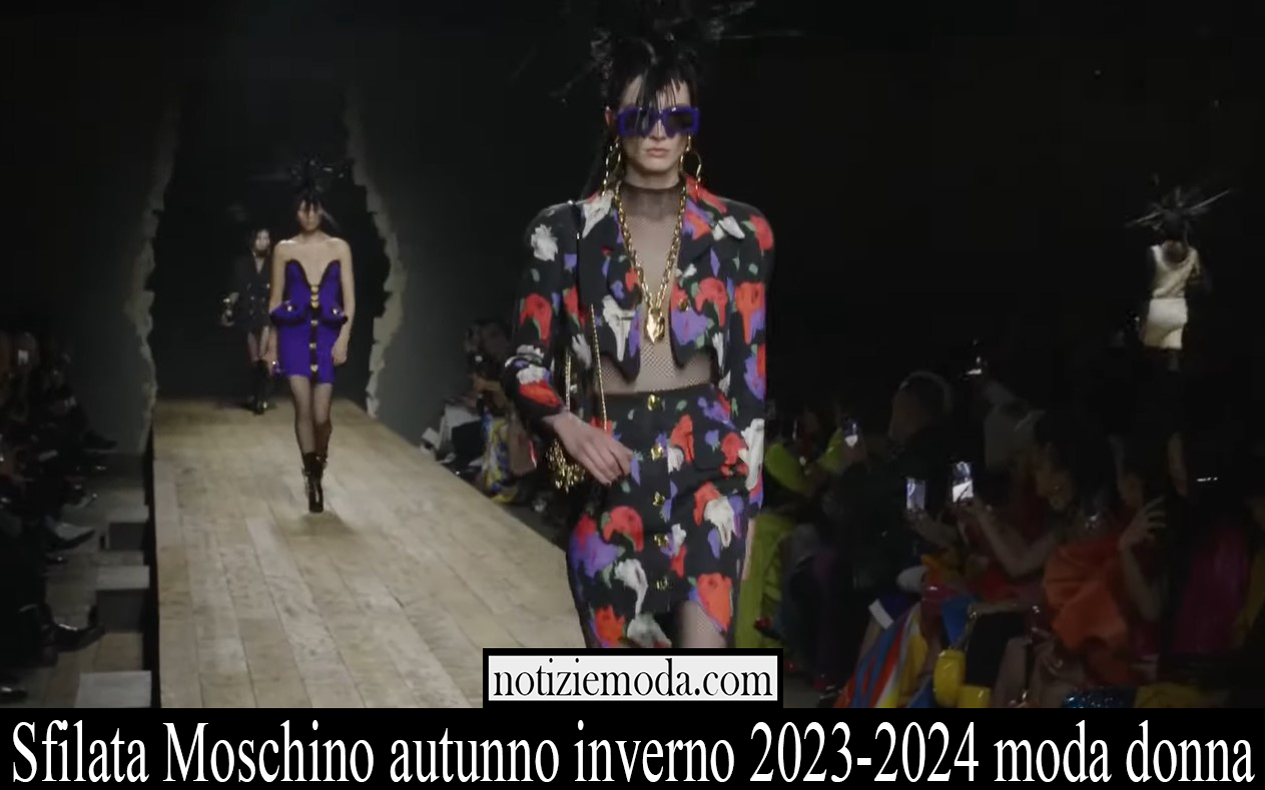 Sfilata Moschino autunno inverno 2023 2024 moda donna