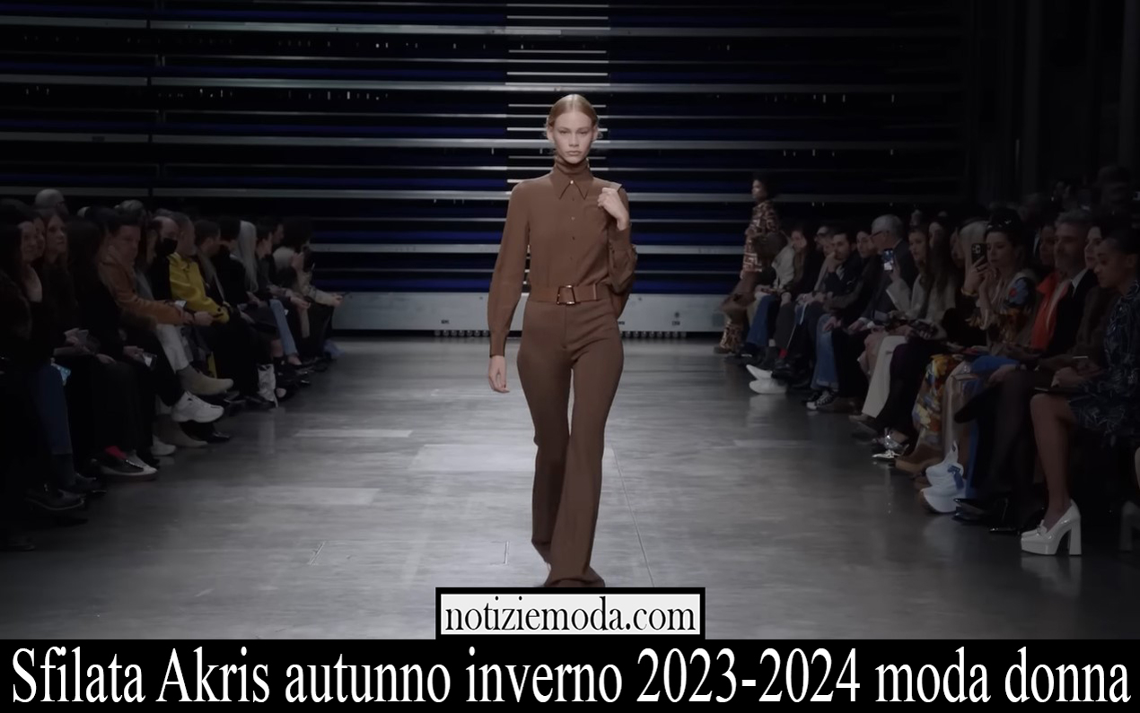 Sfilata Akris autunno inverno 2023 2024 moda donna