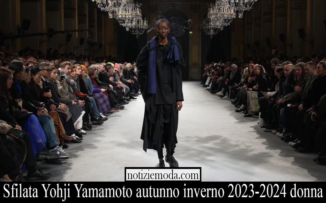 Sfilata Yohji Yamamoto autunno inverno 2023 2024 donna